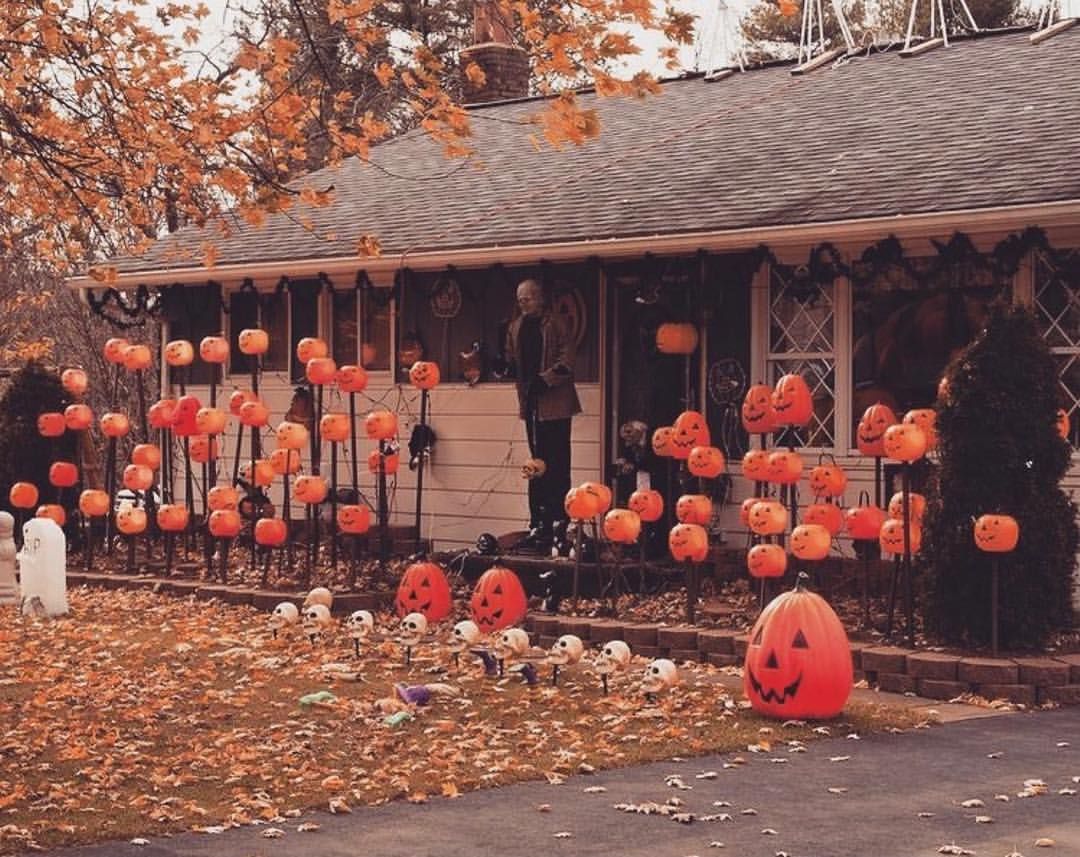 5 Best Times to Decorate for Halloween