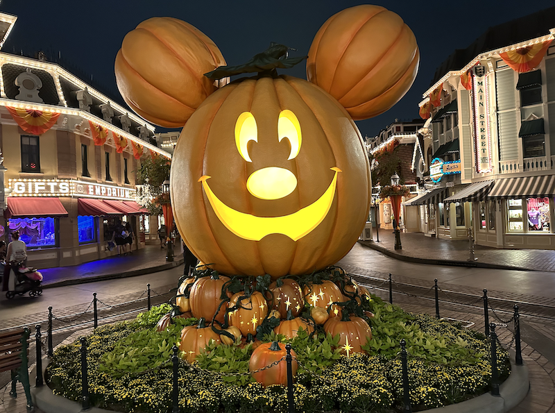 Disney Halloween Decor: Unveiling Dates and Details