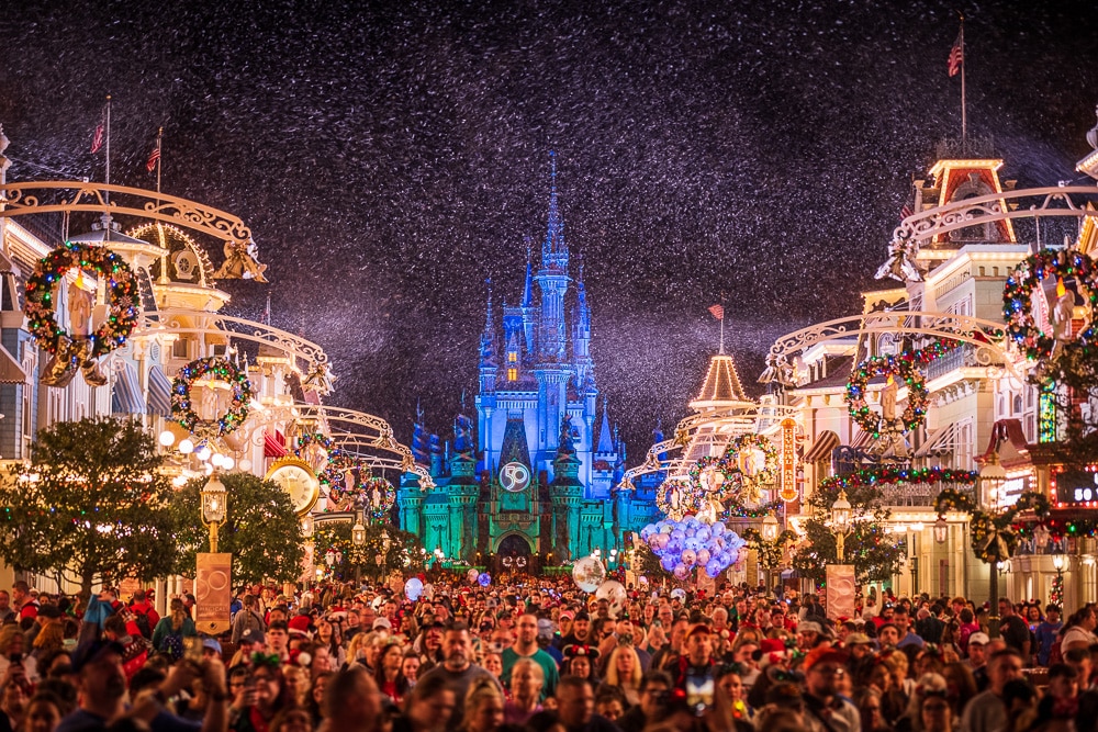 5 Reasons to See Disney World's Christmas Decor Early