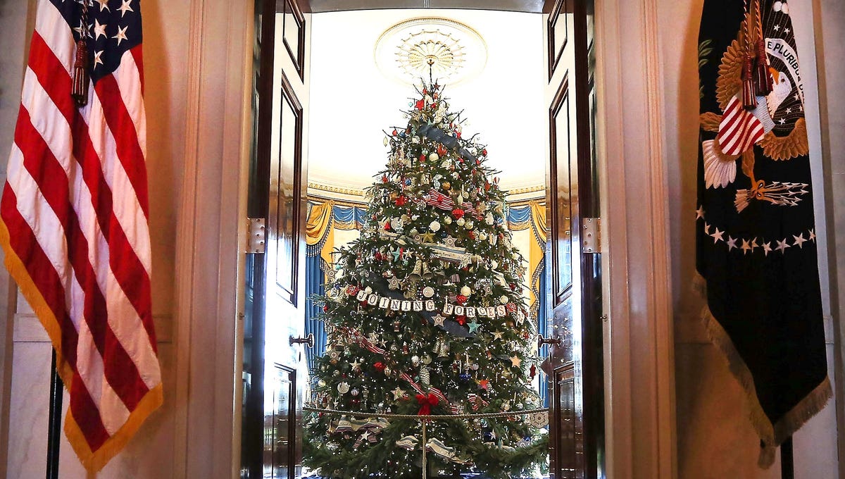 White House Christmas Decorations Unveiled for 2015