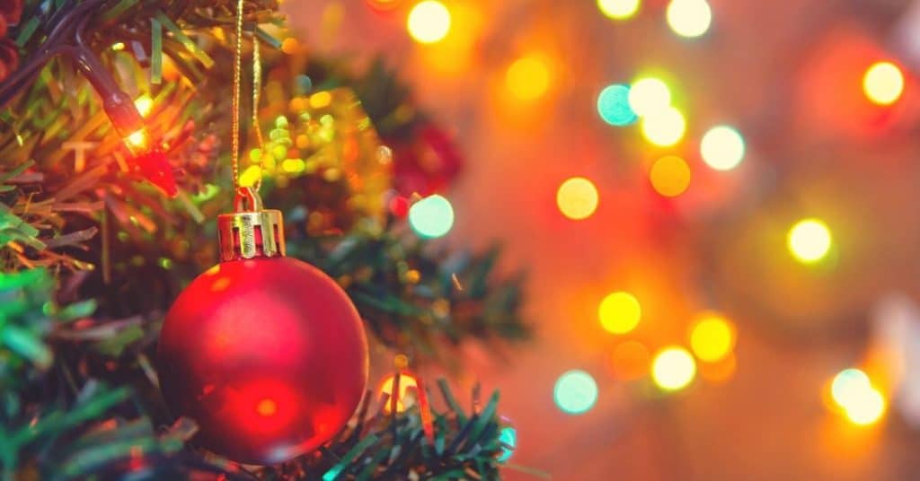 When to Put Up Christmas Decor: Festive Timing Tips