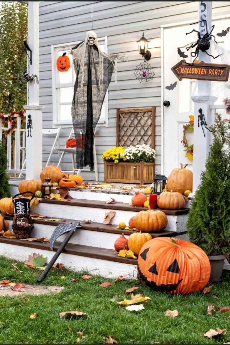 Best Time to Display Halloween Decorations Revealed