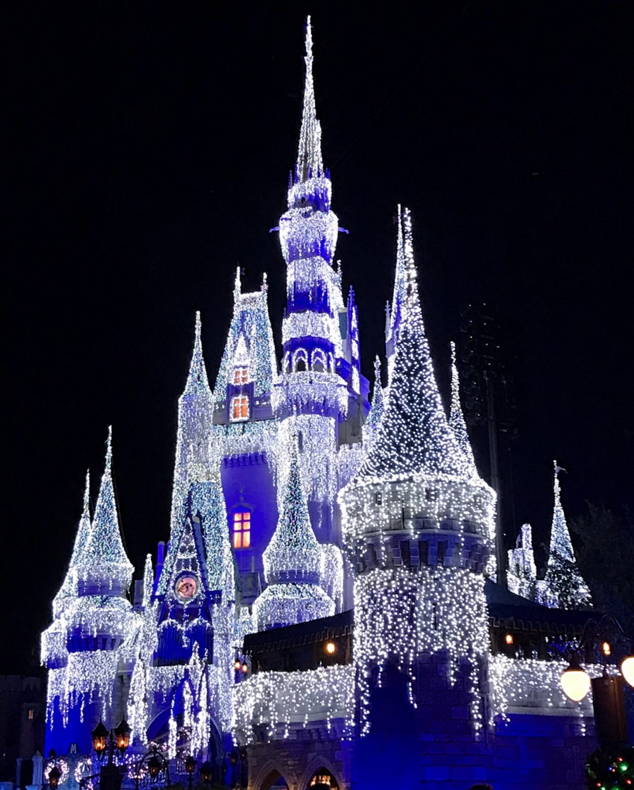 5 Ways Disney World Prepares for Christmas 2020