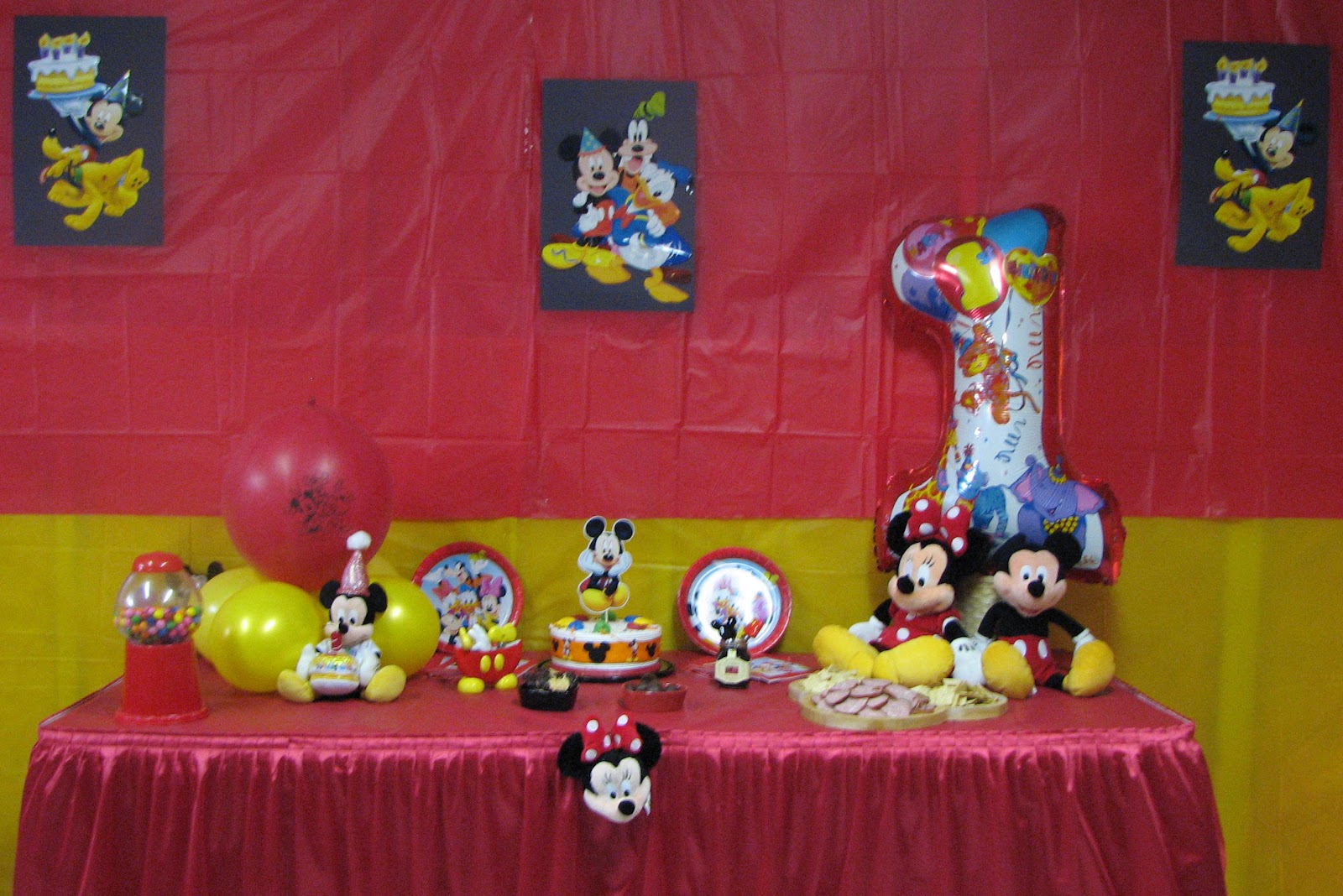 Mickey Mouse Party Decor: Where to Buy Guide