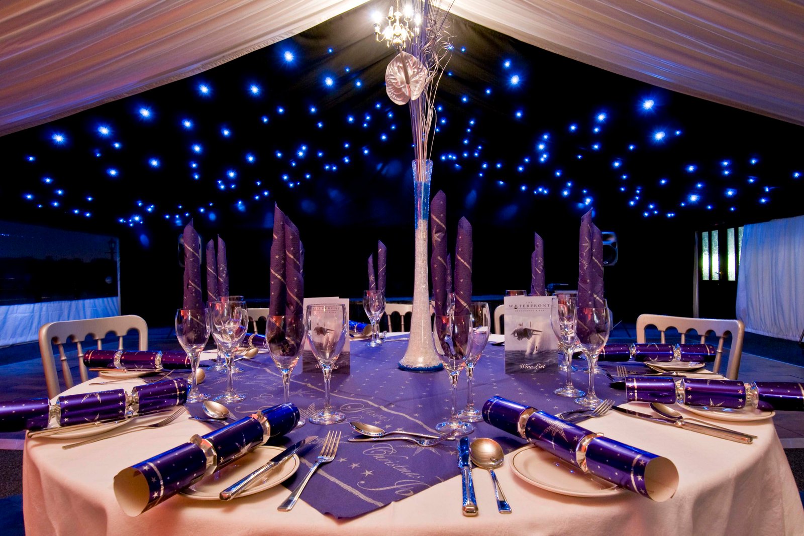 5 Best Places to Buy Christmas Party Decorations