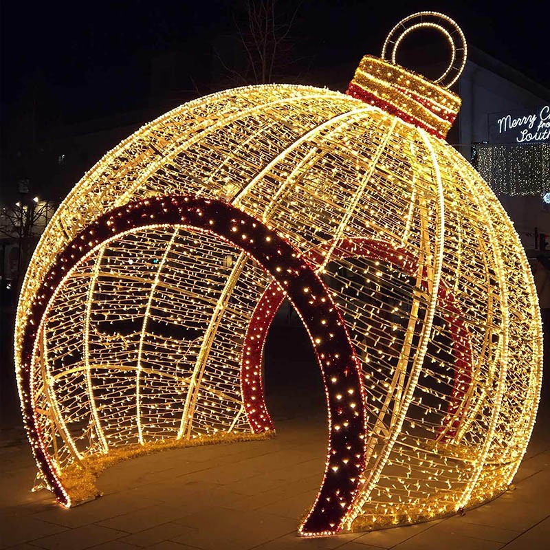 Outdoor Lighted Christmas Decorations: Where to Buy Guide