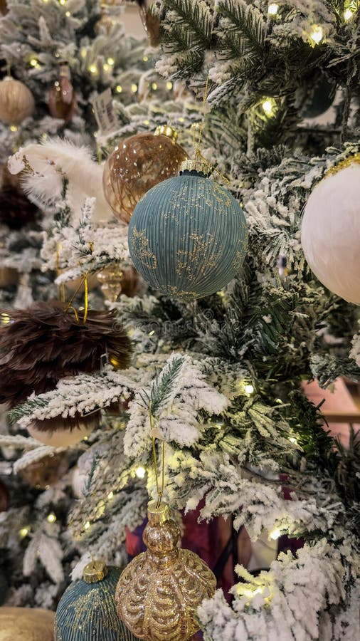 Best Places to Buy Christmas Decorations This Year