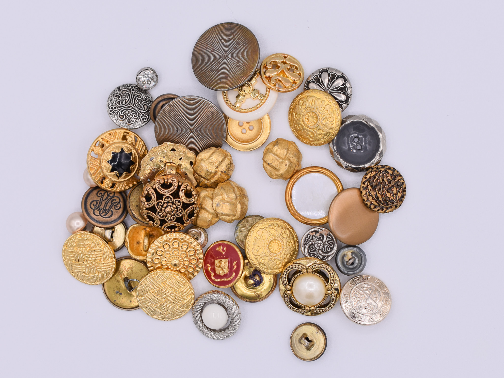 5 Best Places to Find Unique Decorative Buttons