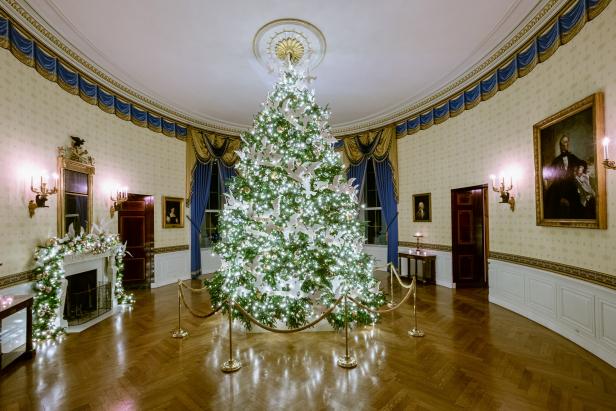 White House Christmas Tour 2021 Pt 1 White House Christmas 2021 Hgtv