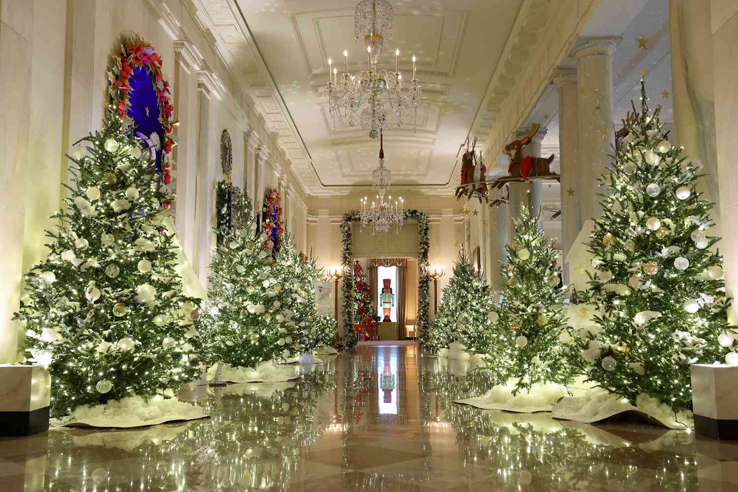 5 Secrets of White House Christmas Decor Revealed